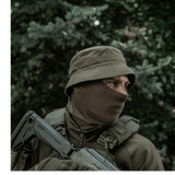 M-Tac Panamahat Gen. II Summer Flex kevyt nylon/elastaani, NIJ-sertifiointi, näytetty henkilöllä taktisten varusteiden kanssa, galleria-asento 1.
