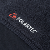 Lähikuva M-Tac Polartec Sport Fleecejakke ja Polartec®-logosta, korostaa materiaalia ja viimeistelyä