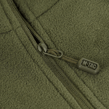 M-Tac Delta Polartec -naisten fleece-takki lähellä vetoketjua ja pehmeän Polartec-fleecen rakennetta, ihanteellinen lämpöön ja mukavuuteen.