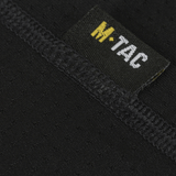 Lähikuva M-Tac Athletic Tactical Gen.II -t-paidan kankaasta ja etiketistä – toiminnallinen musta t-paita