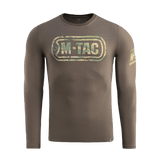 M-Tac T-Shirt Logo Long Sleeve maastokuvio, ikoninen logo ja slogan hihassa. Sopii arkeen ja taktisiin aktiviteetteihin.