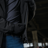 M-Tac Soft Shell Jakke med Liner irrotettavalla fleecenvuorella, näyttää sisävetoketjun ja yksityiskohtia, suunniteltu huonon sään suojaan.