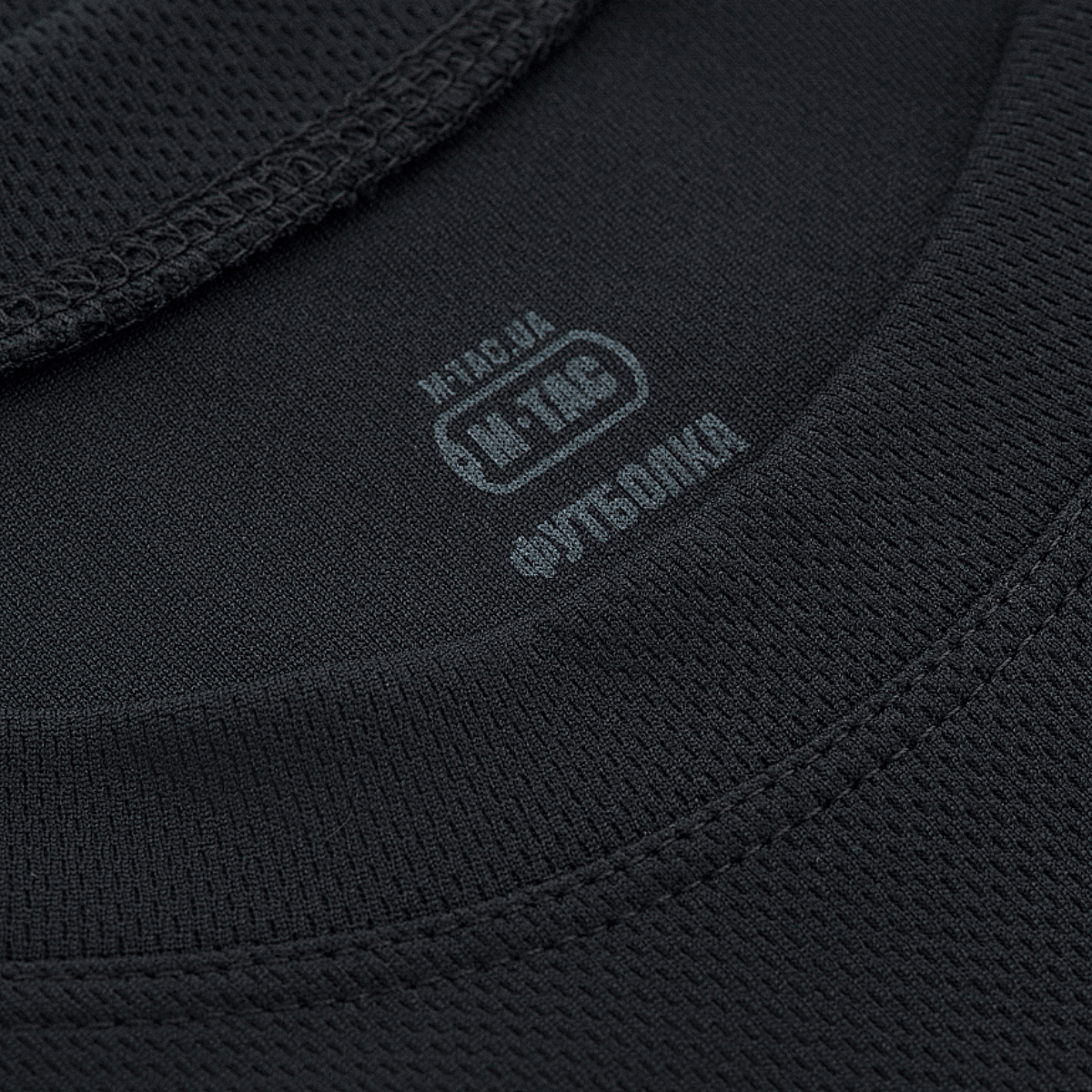 Musta M-Tac Sweat-Wicking T-Shirt Gen.II, hengittävä ja mukava kevyt polyesteri.