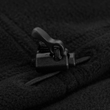 Lähikuva säädettävästä nyöristä M-Tac Anatomisk Snood Justerbar Elite Fleece (320 g/m²) mustassa fleece-materiaalissa.