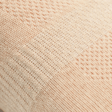 Lähikuva M-Tac Let kesäsukista hengittävässä materiaalissa juoksuun ja ulkoiluun kesäsäässä.