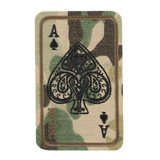 M-Tac Patch Ace Of Spades (broderi) – kestävä Cordura 500D, kirjailtu kuvio ja Velcro‑kiinnitys, maastovärit.
