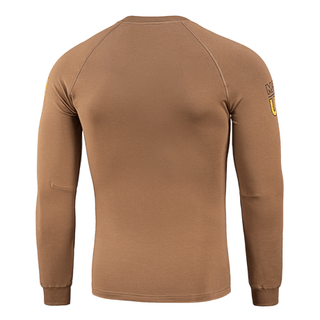 M-Tac Raglan T-Shirt UA Side nähtynä takaa, ruskea väri ja raglanhihat. Mukava ja kestävä premium-painatuksella ja joustavilla resoreilla.