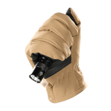 M-Tac-hanskat Soft Shell Thinsulate beigenä pitävät kiinni taskulampusta, sopivat ulkoiluun viileässä säässä.