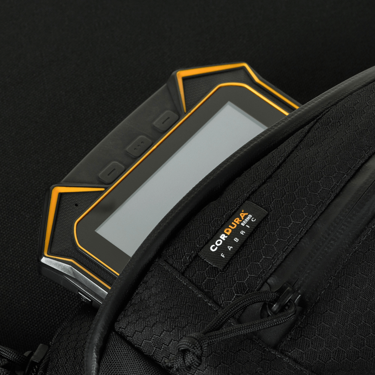 M-Tac Sphaera Hex Hardsling Bag Large Elite kiinteällä CORDURA®-kankaalla.