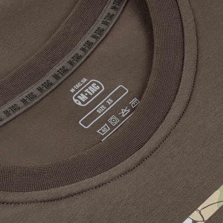 M-Tac T-Shirt Logo pitkähiha, maastokuvio ja M-Tac-logo niskassa, sopii arkeen ja taktisiin aktiviteetteihin.
