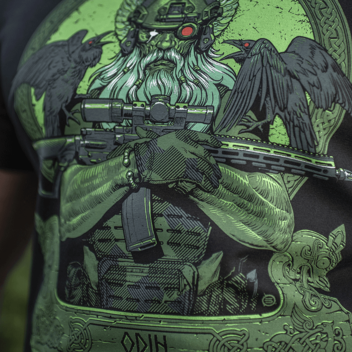 M-Tac T-Shirt Night Vision Odin, moderni taisteluvarustus ja korpit Hugin ja Munin, 'Valhalla Calling' -teema. Pehmeä puuvillasekoite.