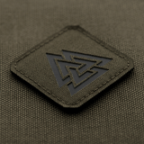 M-Tac Patch Valknut Laser Cut Odin symbol tummalla taustalla.
