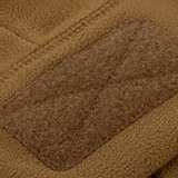 Lähikuva M-Tac Watch Cap Elite Fleece Beanie Hat Velcrosta, fokus Velcro-paneeliin ja fleecemateriaaliin, ihanteellinen taktiseen käyttöön.