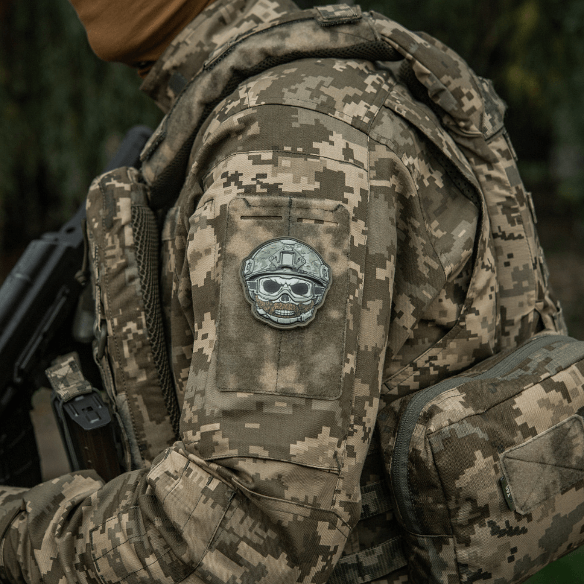 M-Tac Patch Emoji #4 camo-takissa Velcro-kiinnityksellä, hauska moraalimerkki 3D-efektillä. Sopii varusteisiin tai vaatteisiin. PVC.